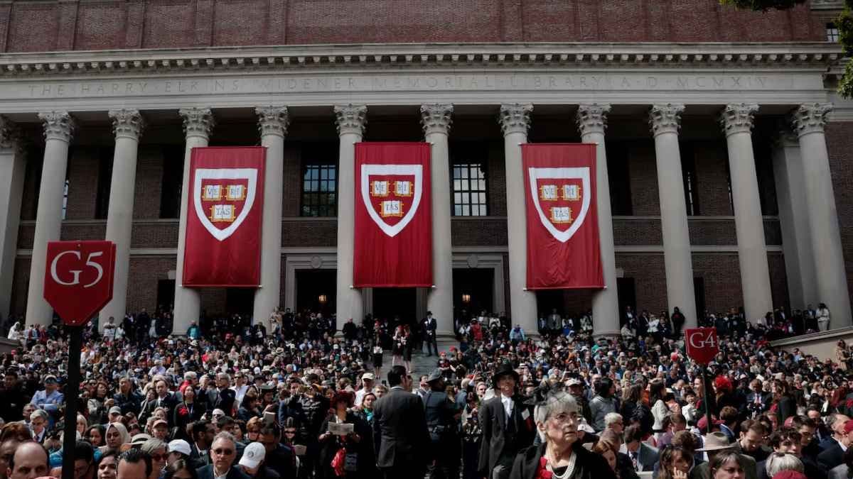 Harvard financial aid offers more students free education