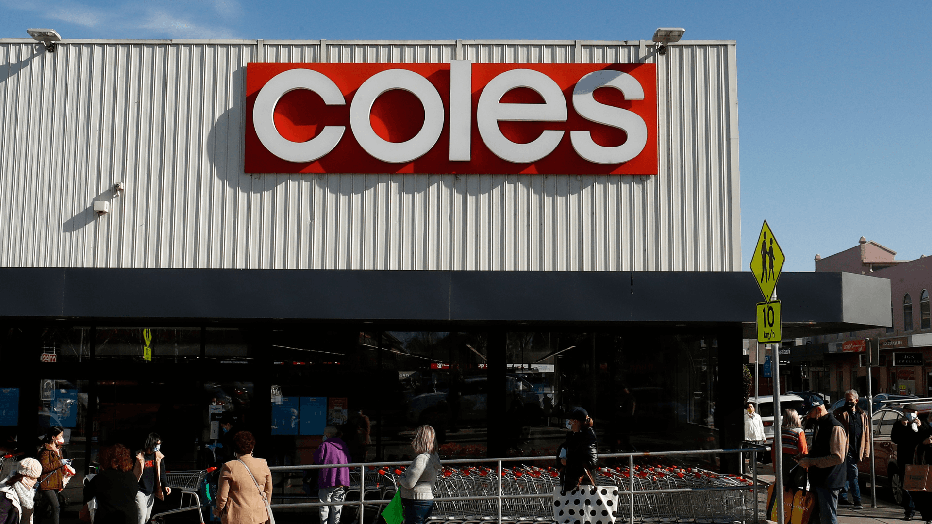 Coles accused of mandatory bag checks for employees