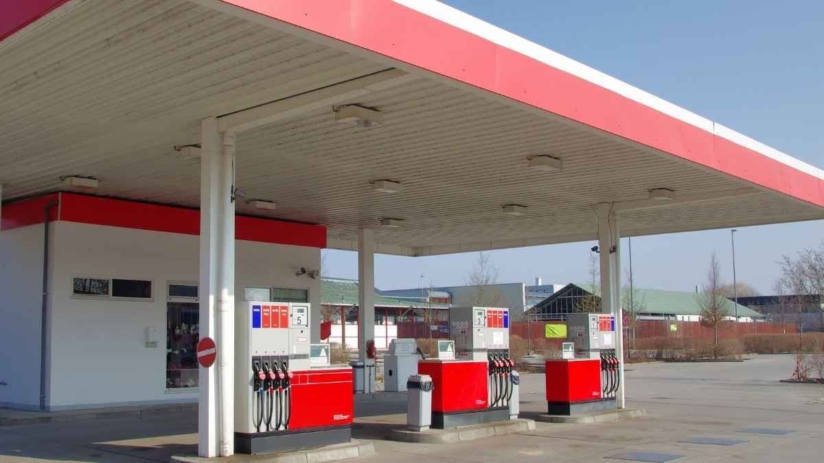 Hundreds of fuel stations across the country are running dry