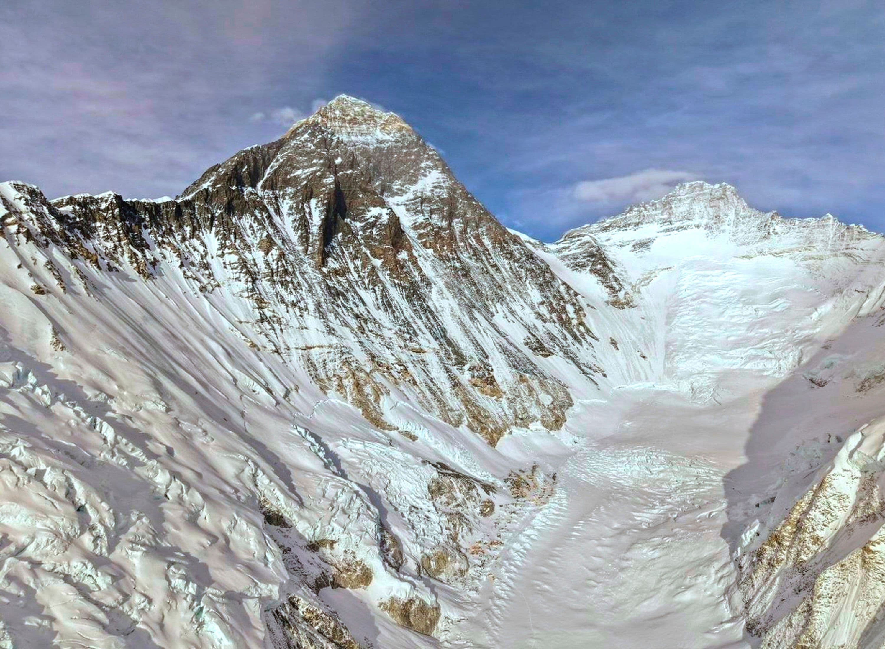 18-year-old Bianca Adler is youngest Aussie to climb Everest