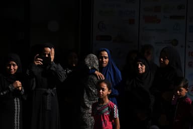 IDF says "error" killed 10 Palestinians at aid site
